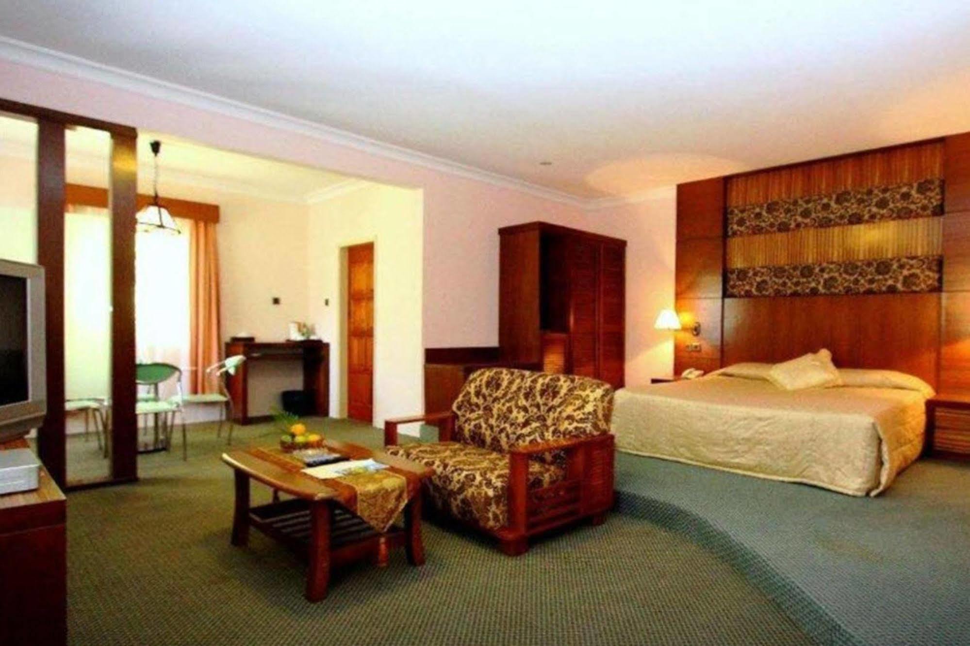 Rompin Beach Resorts Kuala Rompin Εξωτερικό φωτογραφία