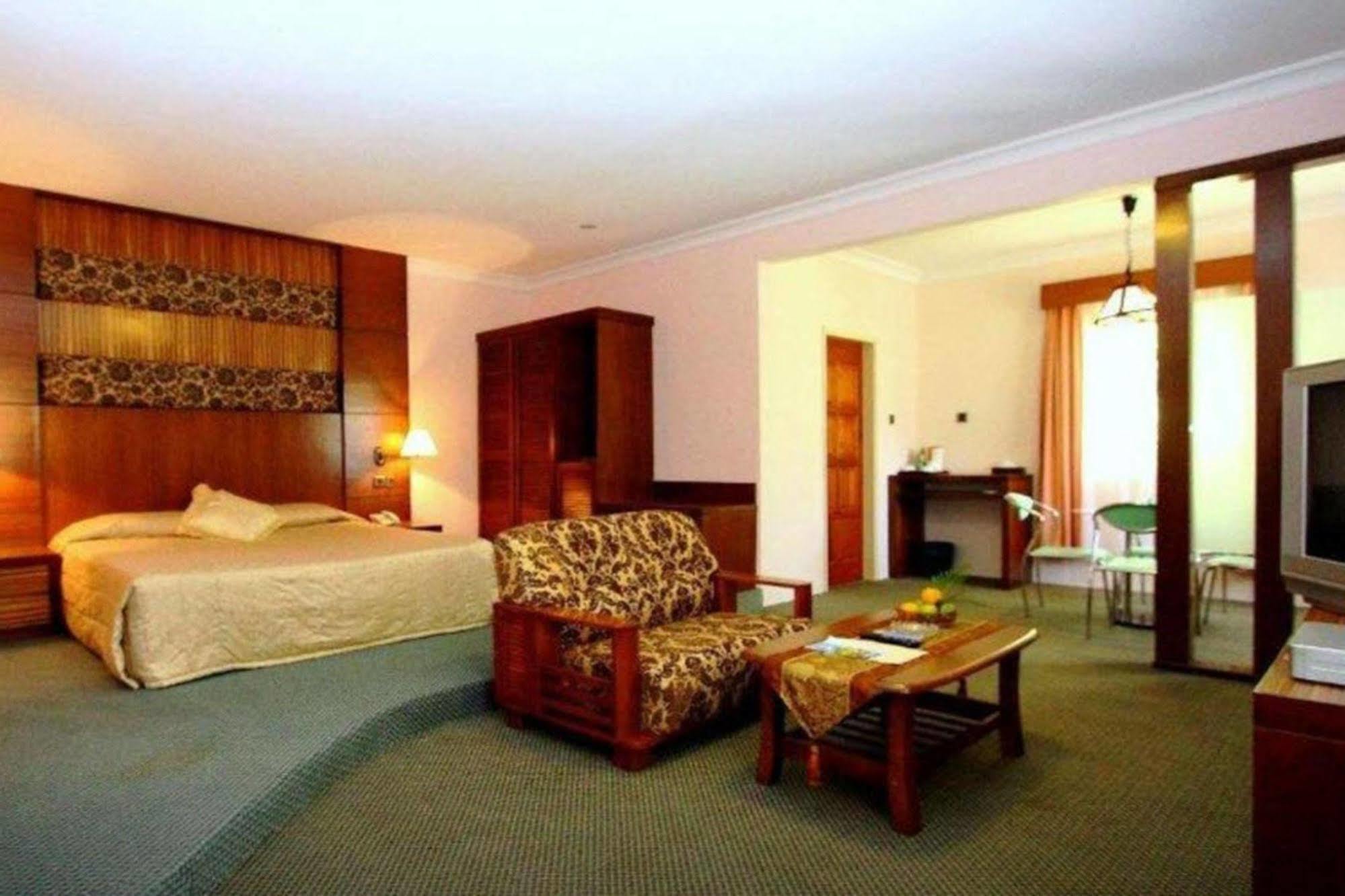 Rompin Beach Resorts Kuala Rompin Εξωτερικό φωτογραφία